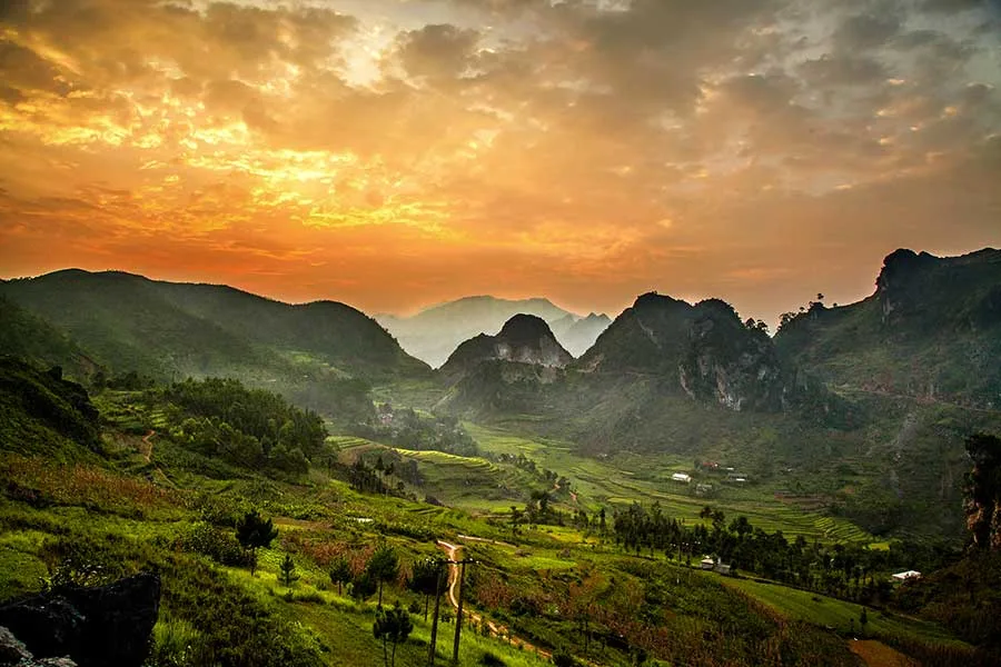 Vietnam at a Glance 8 Days